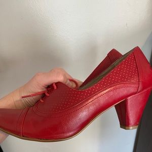 Chelsea Crew / ModCloth cone heel red Oxfords